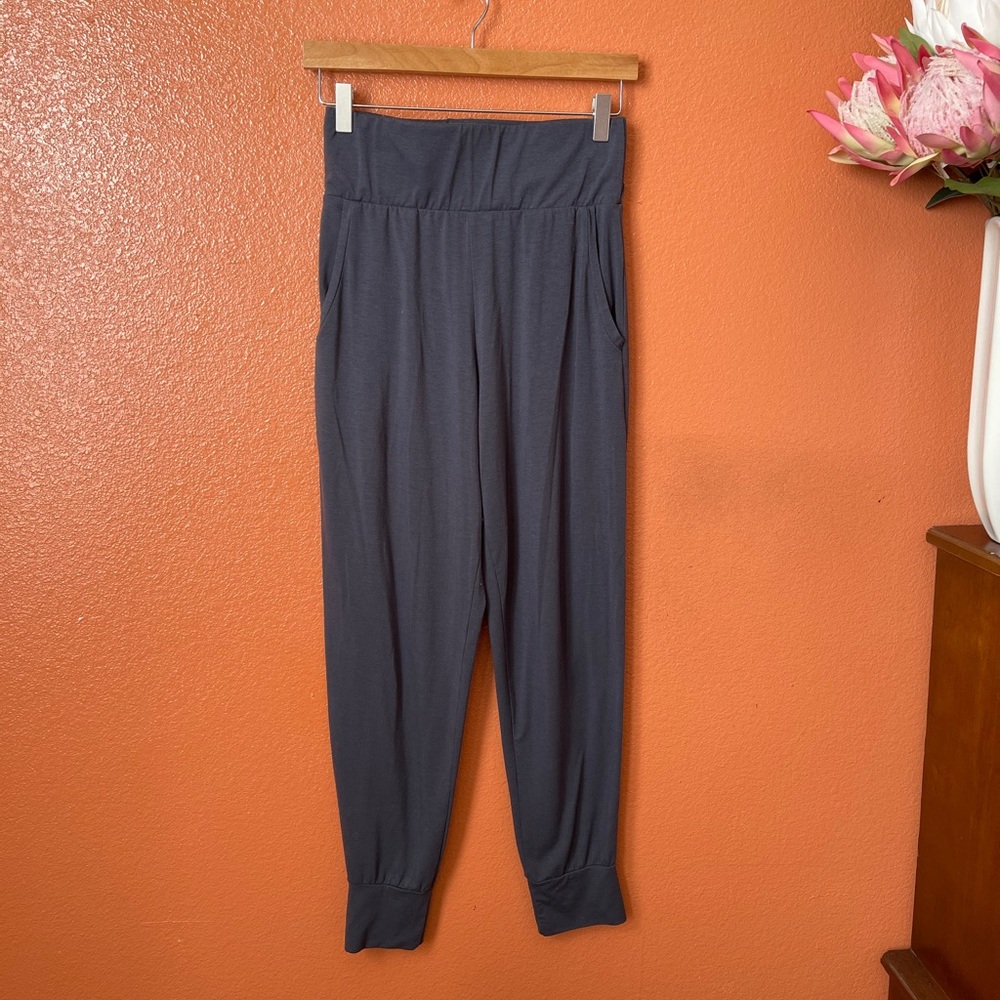 Onzie Flow Yoga Pants. Size M/L